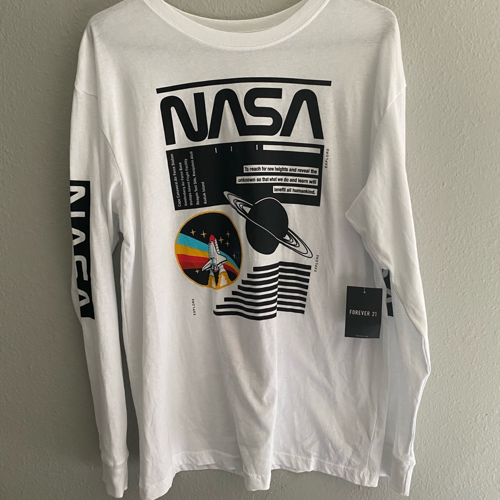 Long sleeve Nasa t-shirt